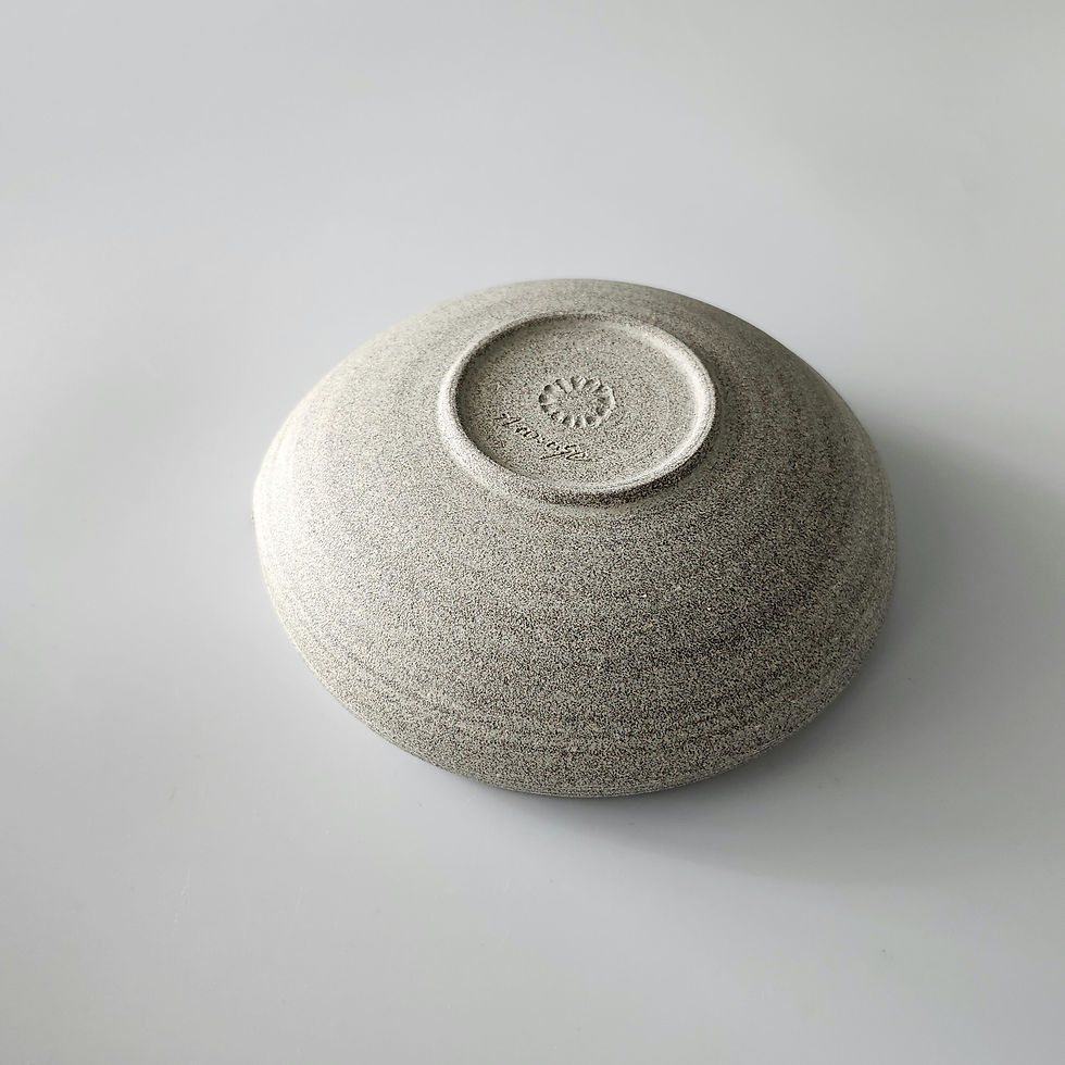 Thumbnail: Golden ochre bowl with decorative spout 01