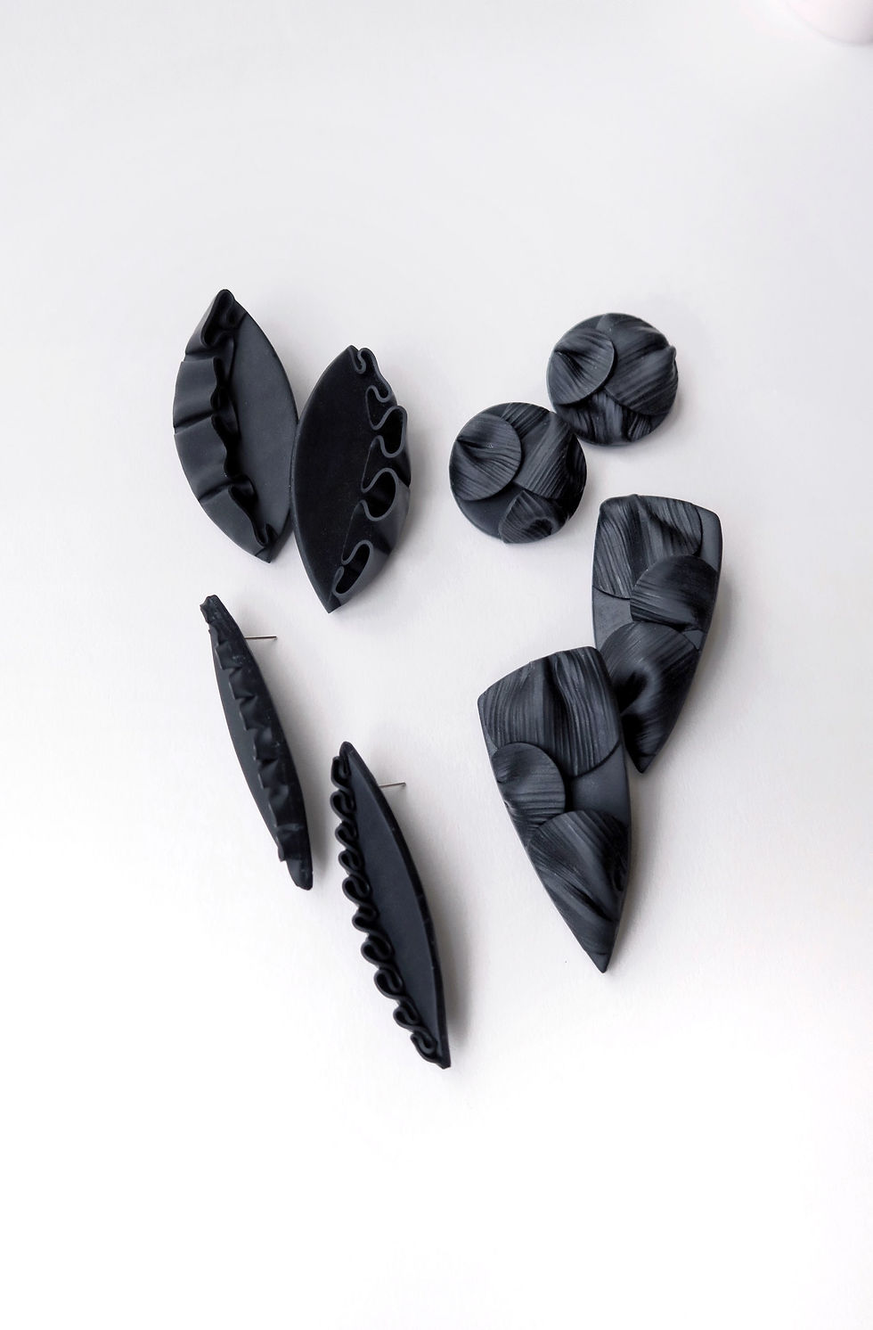 Thumbnail: Staccato studs
