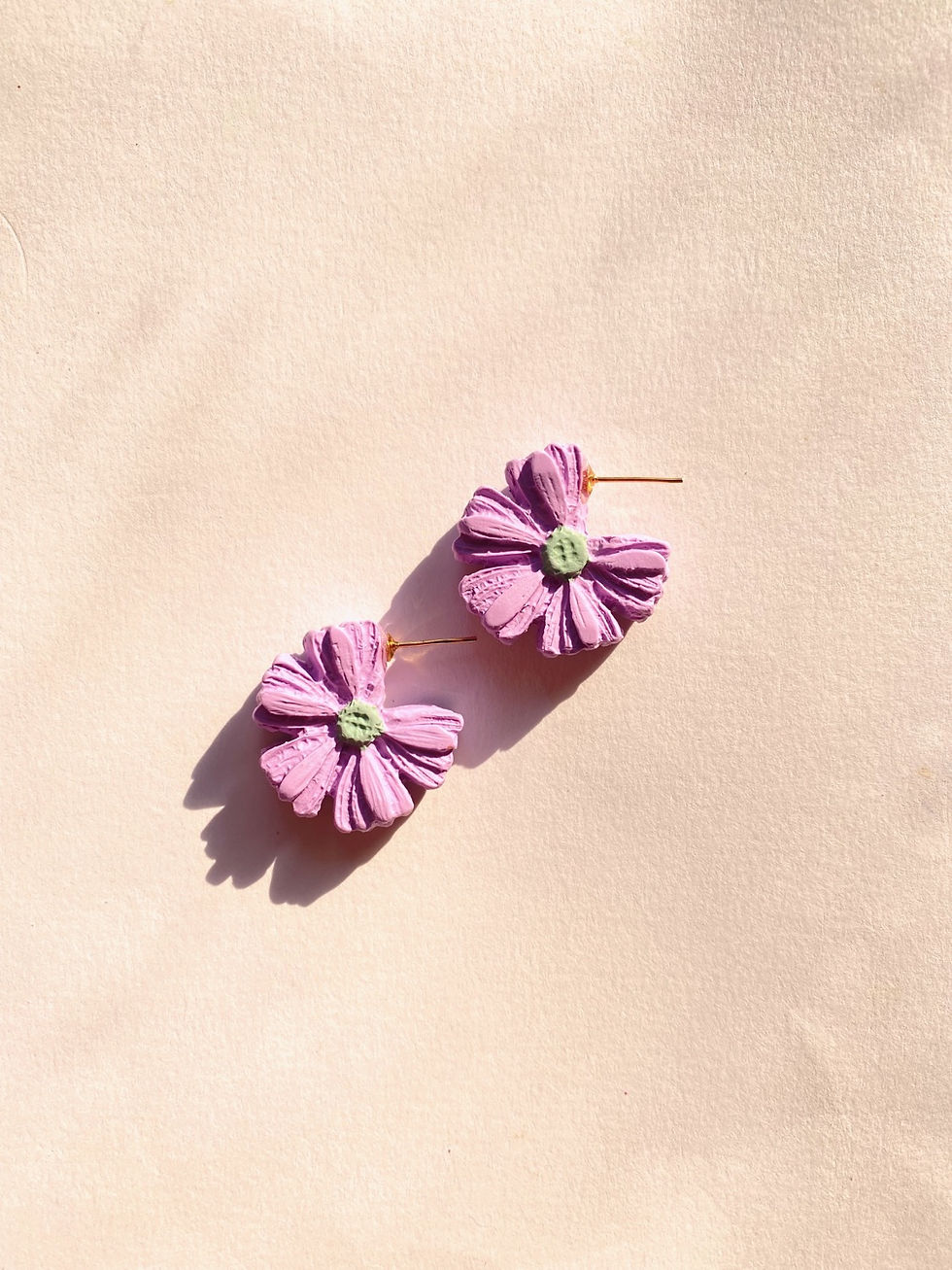 Thumbnail: Daisy hoops
