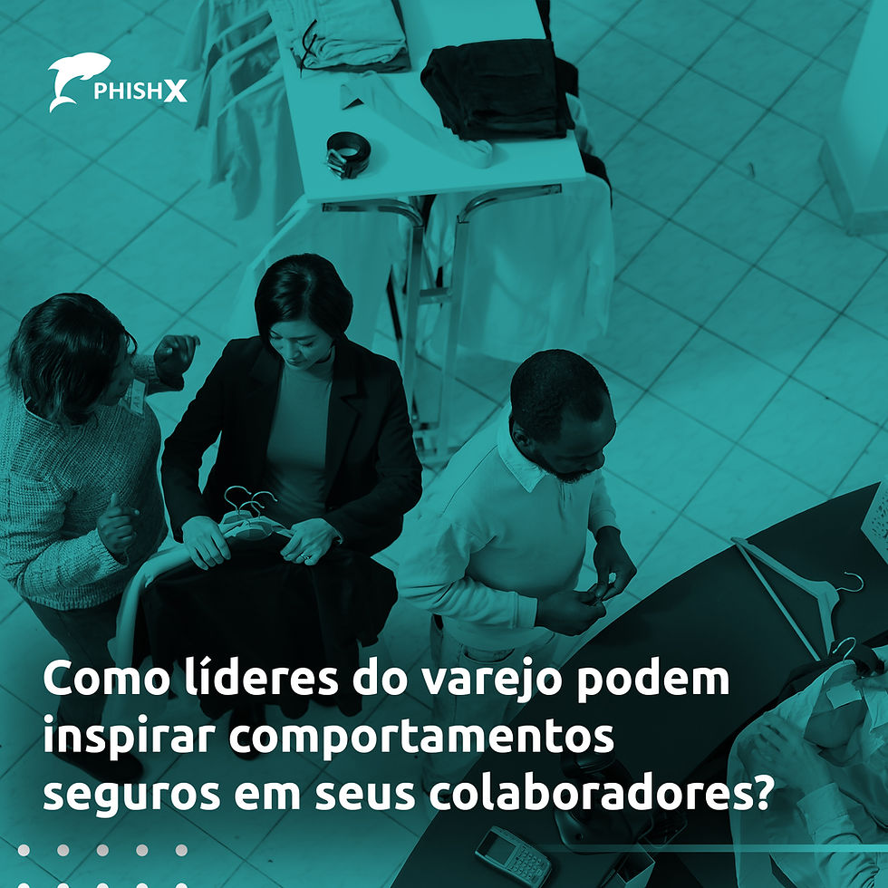 Foto aérea de três pessoas em uma loja de roupas, interagindo próximo ao balcão. Uma mulher segura cabides, enquanto um homem observa e outra pessoa parece etiquetar uma peça. Ao fundo, mesa com roupas dobradas.