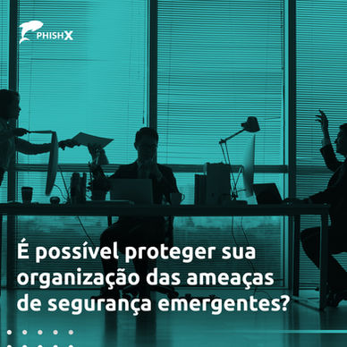 Imagem de escritório com três pessoas trabalhando em silhueta contra uma janela com persianas fechadas. Uma pessoa ao centro está sentada à mesa usando um notebook; à esquerda, outra entrega documentos; à direita, uma terceira pessoa gesticula com a mão levantada.