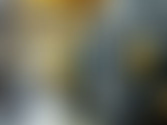 Maquinaria industrial pesada dentro de una planta de manufactura en Costa Rica, inspeccionada para avalúo técnico por Consultécnicos.