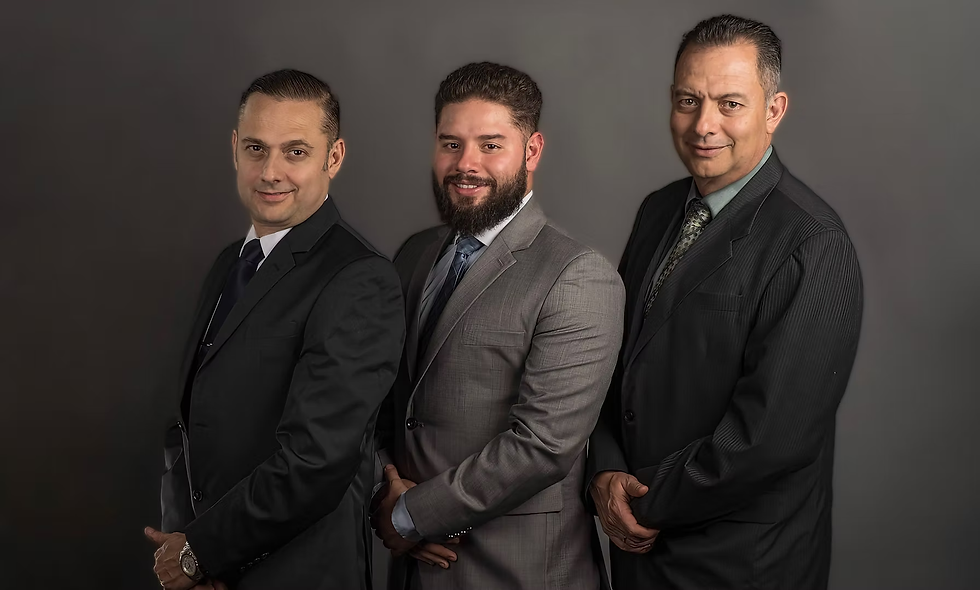 Retrato corporativo del equipo de abogados especialistas del Bufete Montero y Montero en Heredia, listos para brindarte asesoría legal con total respaldo y profesionalismo.