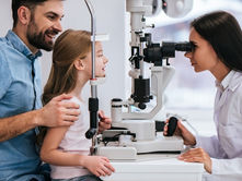 When Should You Visit an Optometrist? Key Signs to Watch For