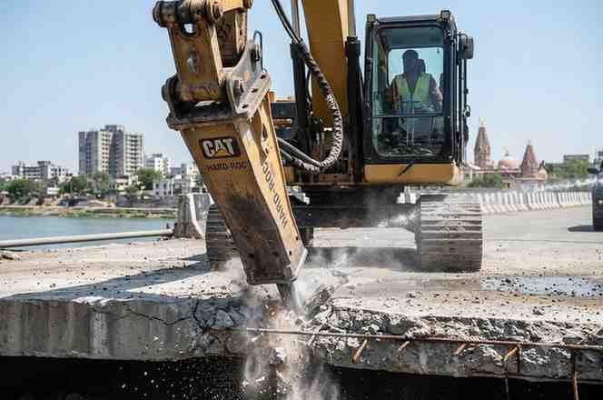 How to Handle Concrete Removal in Tight Spaces Without Ruining Your Landscaping