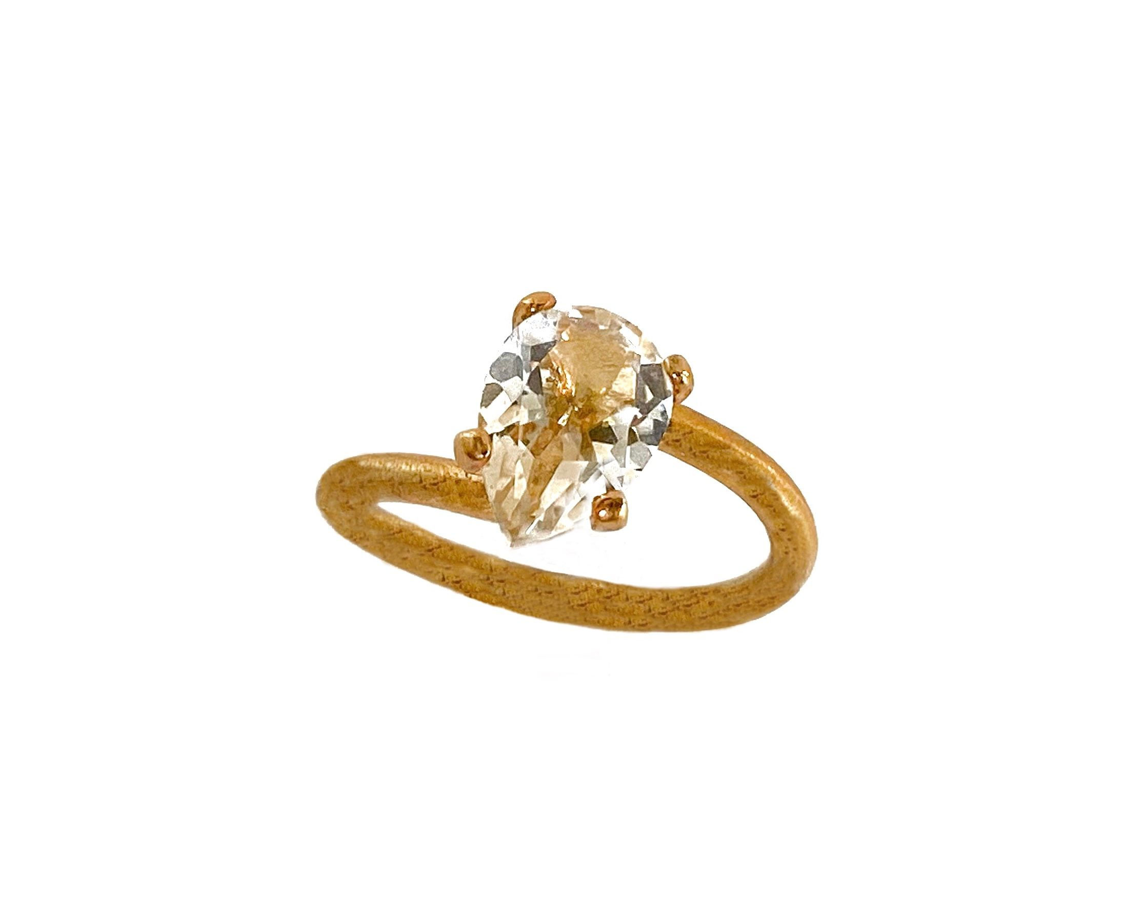 Kamelia Citrine Ring
