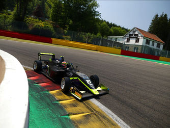 John Bennett Recovers To Points On Battling Spa Weekend