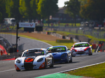 Johnson Ends Ginetta Junior Career With Battling Brands Hatch Display