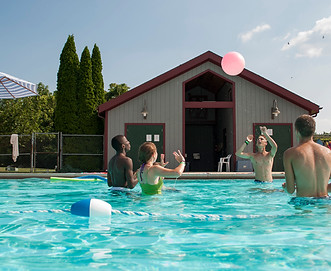 DSC_2563pool_houseW_OlCR6sL.jpg