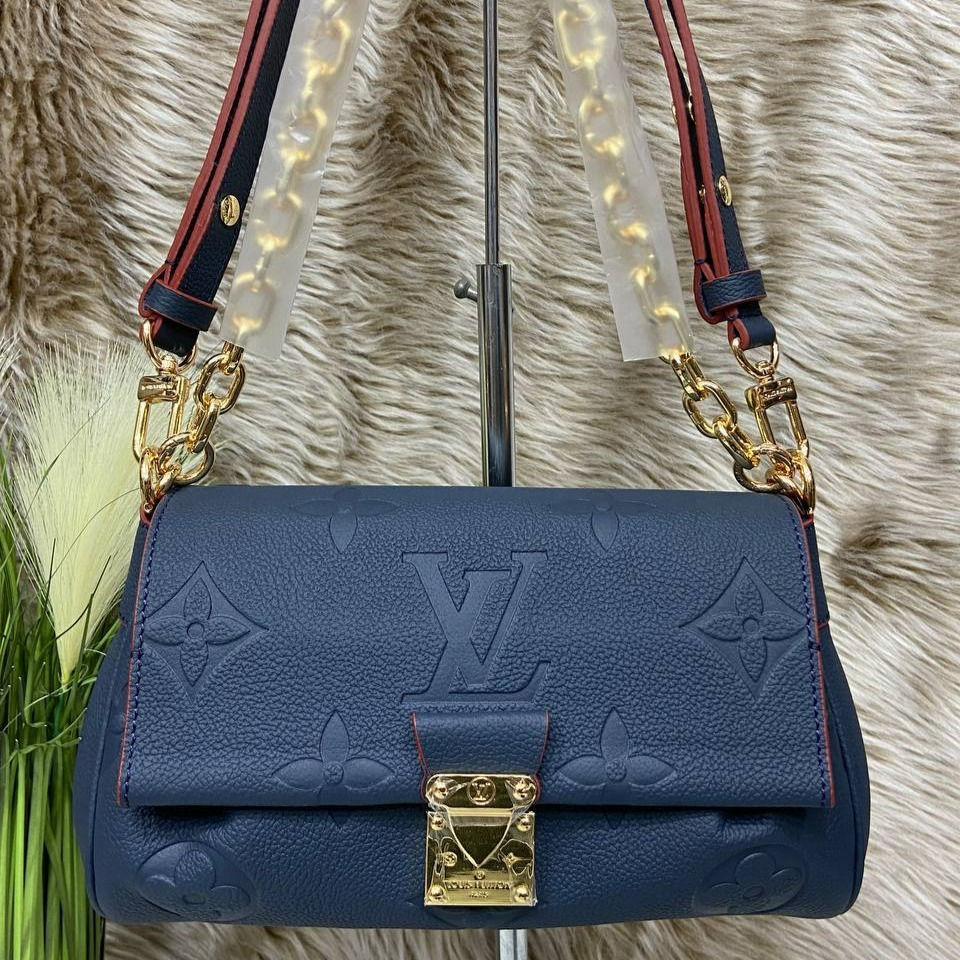 Thumbnail: FAVOURITE BAG