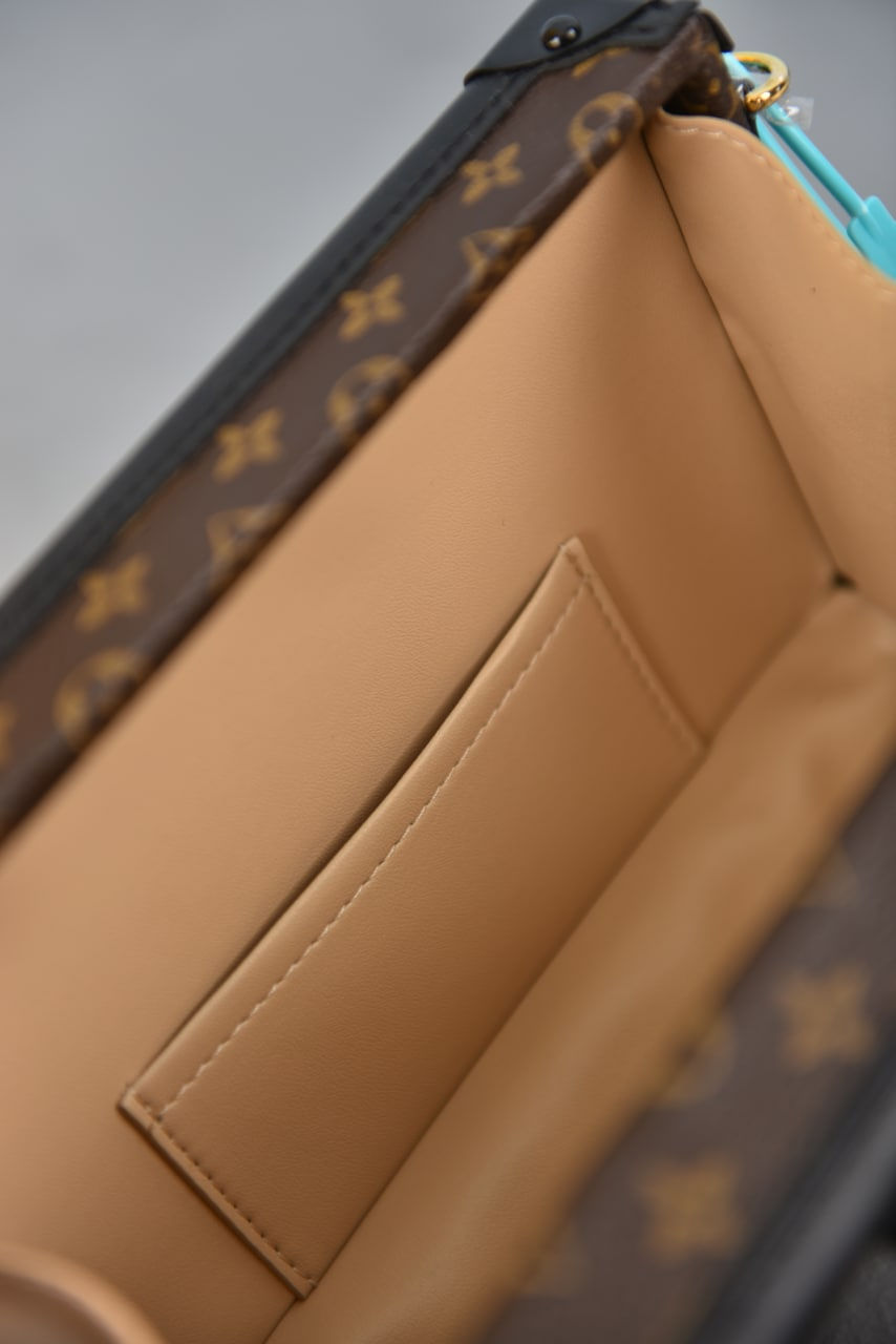 Thumbnail: PETITE MALLE BAG