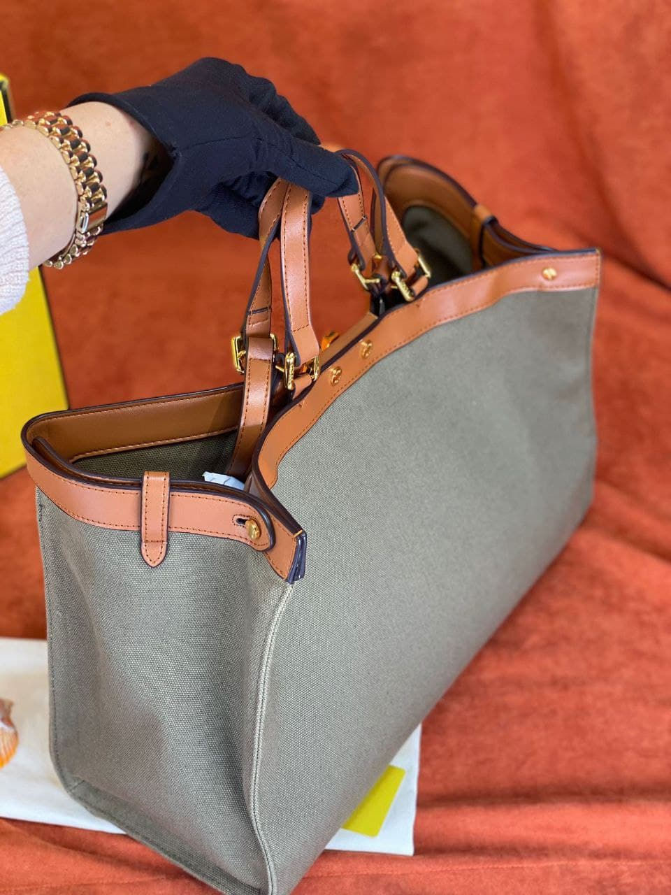 Thumbnail: PEEKABOO X-TOTE