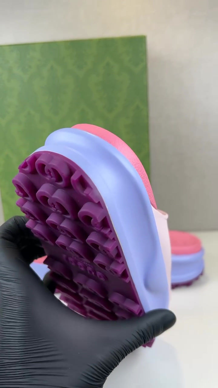 Thumbnail: SLIDE WITH INTERLOCKING G