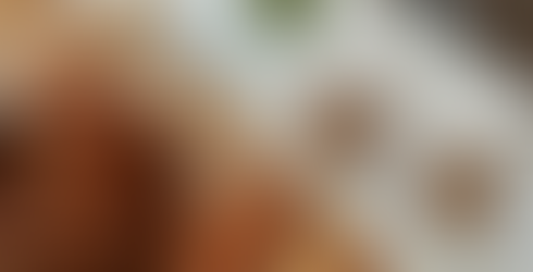 Bilder som viser moderne innholdsproduksjon, produktfoto, hverdagsøyeblikk, kreativt arbeid, filming, estetiske detaljer og autentisk visuelt innhold til sosiale medier.