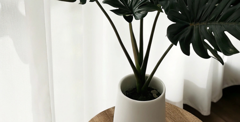 Bilder som viser moderne innholdsproduksjon, produktfoto, hverdagsøyeblikk, kreativt arbeid, filming, estetiske detaljer og autentisk visuelt innhold til sosiale medier.