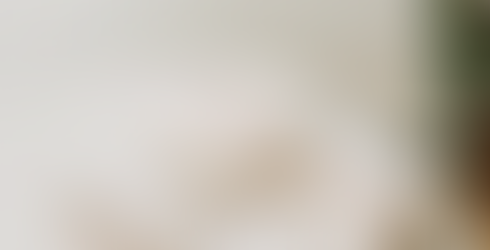 Bilder som viser moderne innholdsproduksjon, produktfoto, hverdagsøyeblikk, kreativt arbeid, filming, estetiske detaljer og autentisk visuelt innhold til sosiale medier.