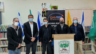 הסיב האופטי שצמוד לגליל התחתון