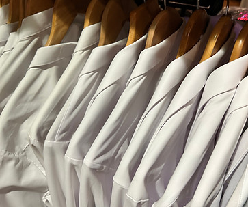 さまざまなサイズの制服をご用意しています。