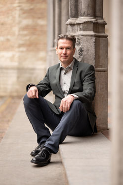 Zakelijke portretfoto voor LinkedIn | Studio Flitsend | Rotterdam