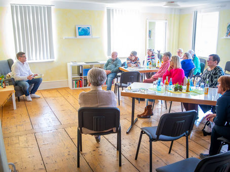 Zwischen Rollator und Rennrad – Lesung mit Dirk Pfeiffer im JuKuZ