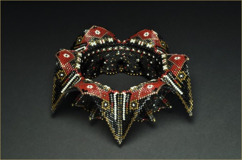GeometricBeadwork_EmpressMingCuff_BarbaraBriggs