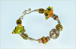 MixedMediaBangle_BeadedBeads_PMC_Lampwork