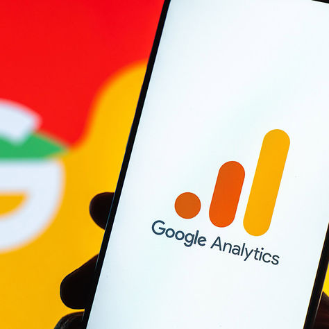 Google Analytics Adds AI Assistant Channel to Measure AI Traffic