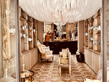 French shops styling