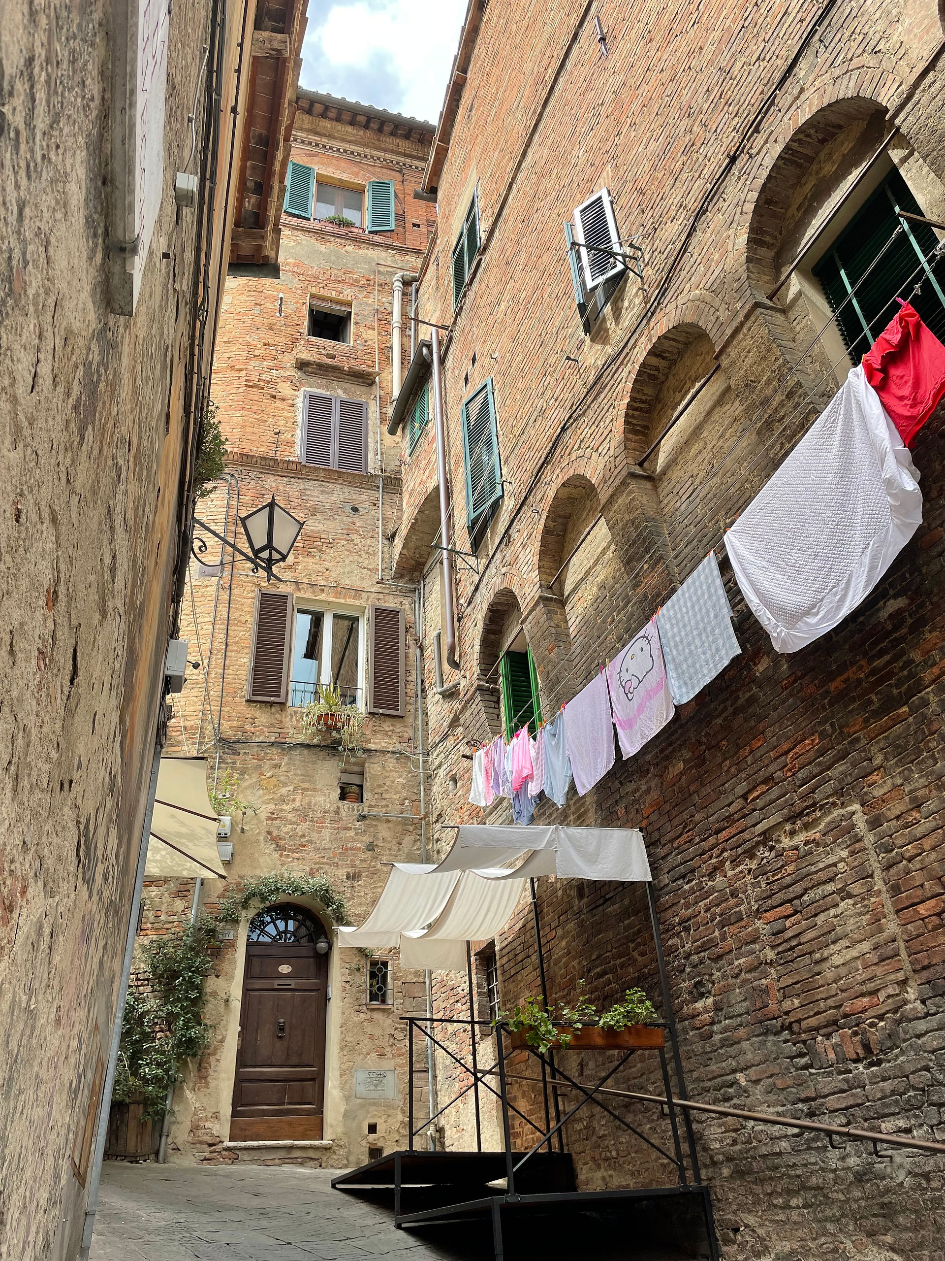 Laundry in street Rome