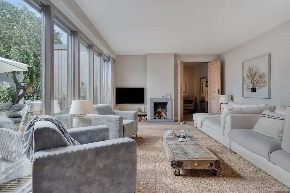 Bungalow livingroom Beach style