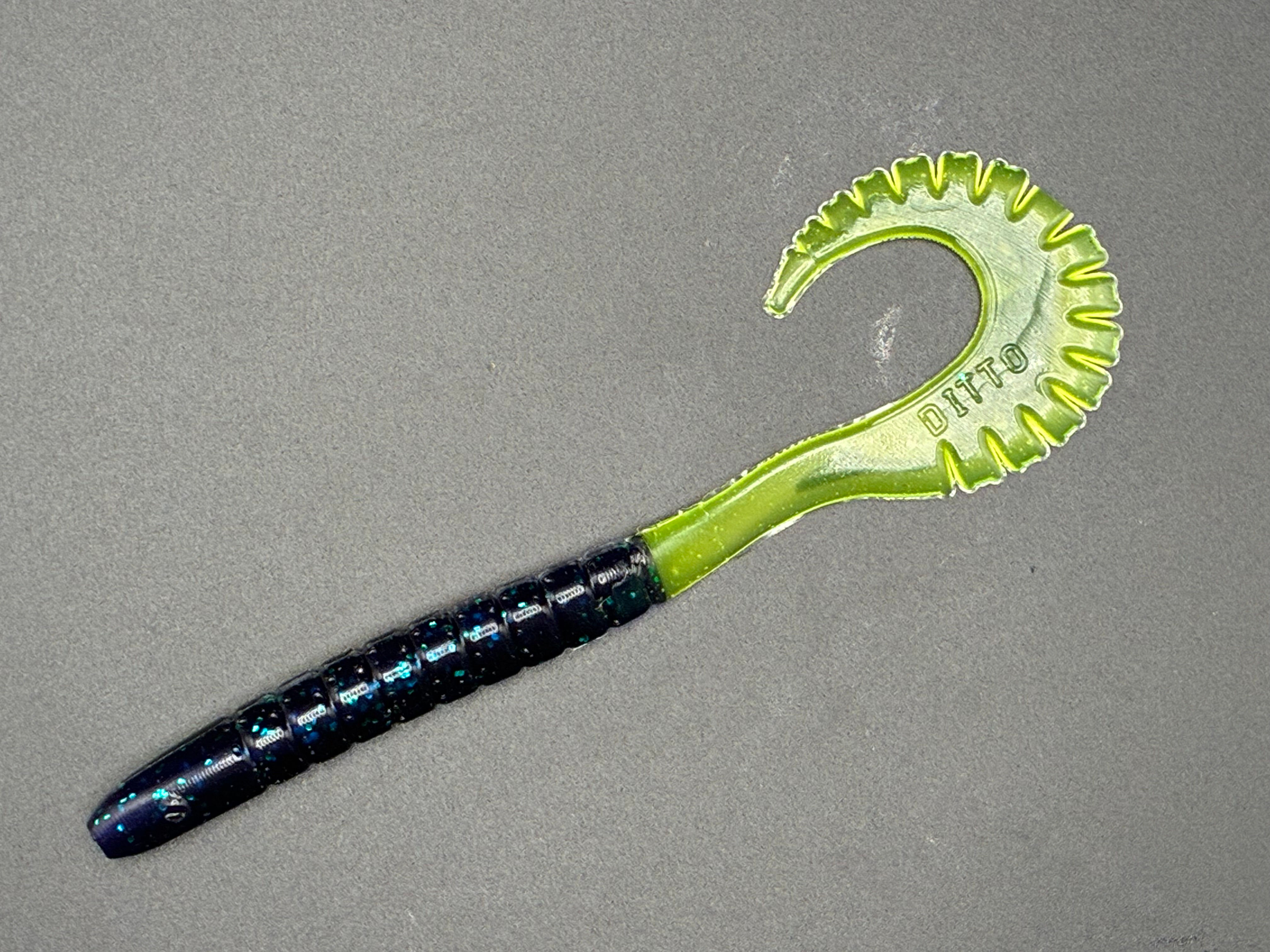 10 pack Gatortail - 24 Junebug/Chartreuse tail