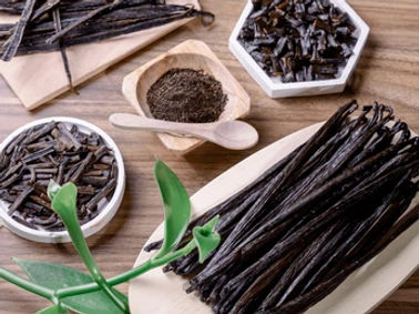 vanilla beans_edited.jpg