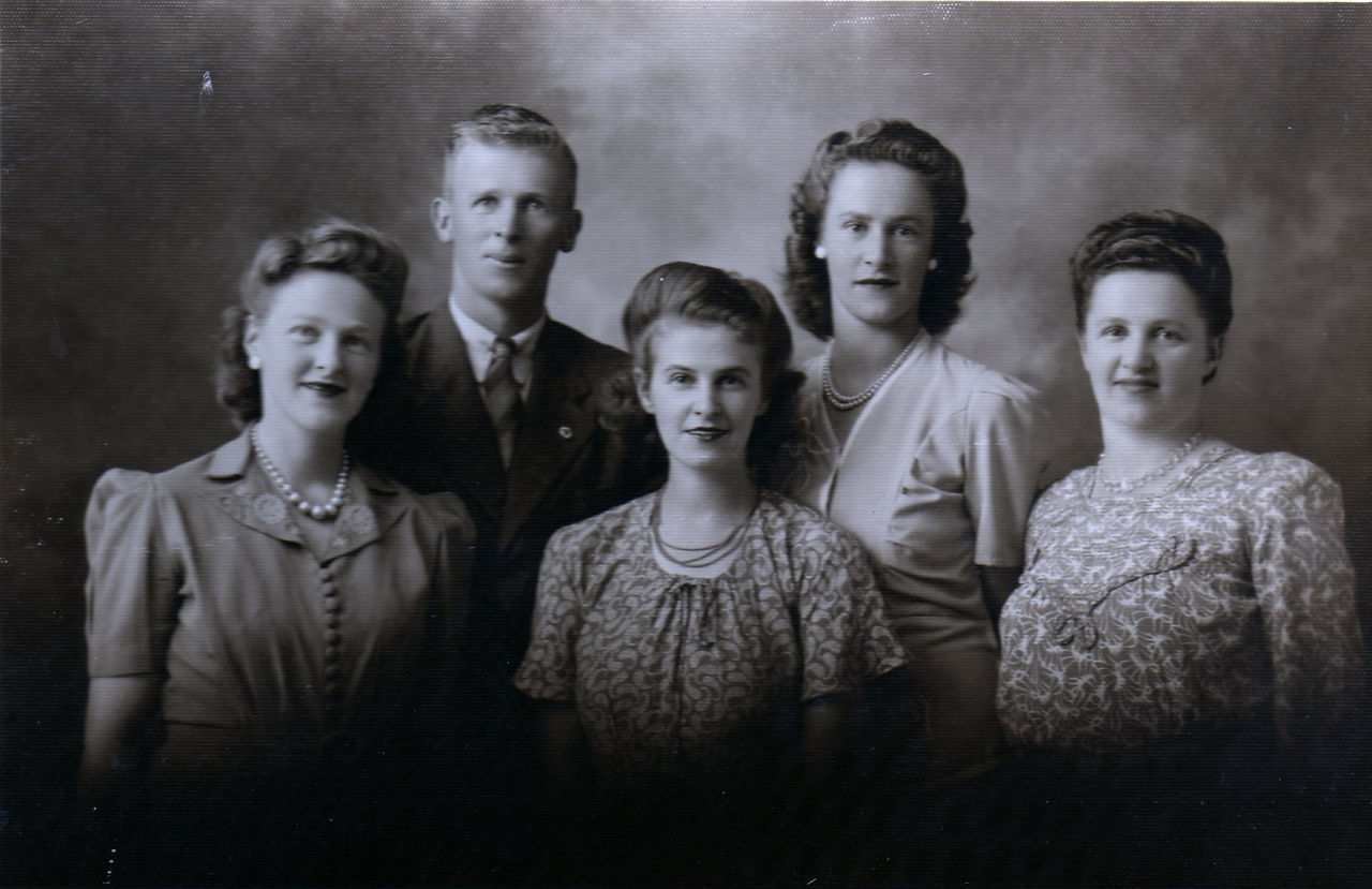Elsie and siblings reunited