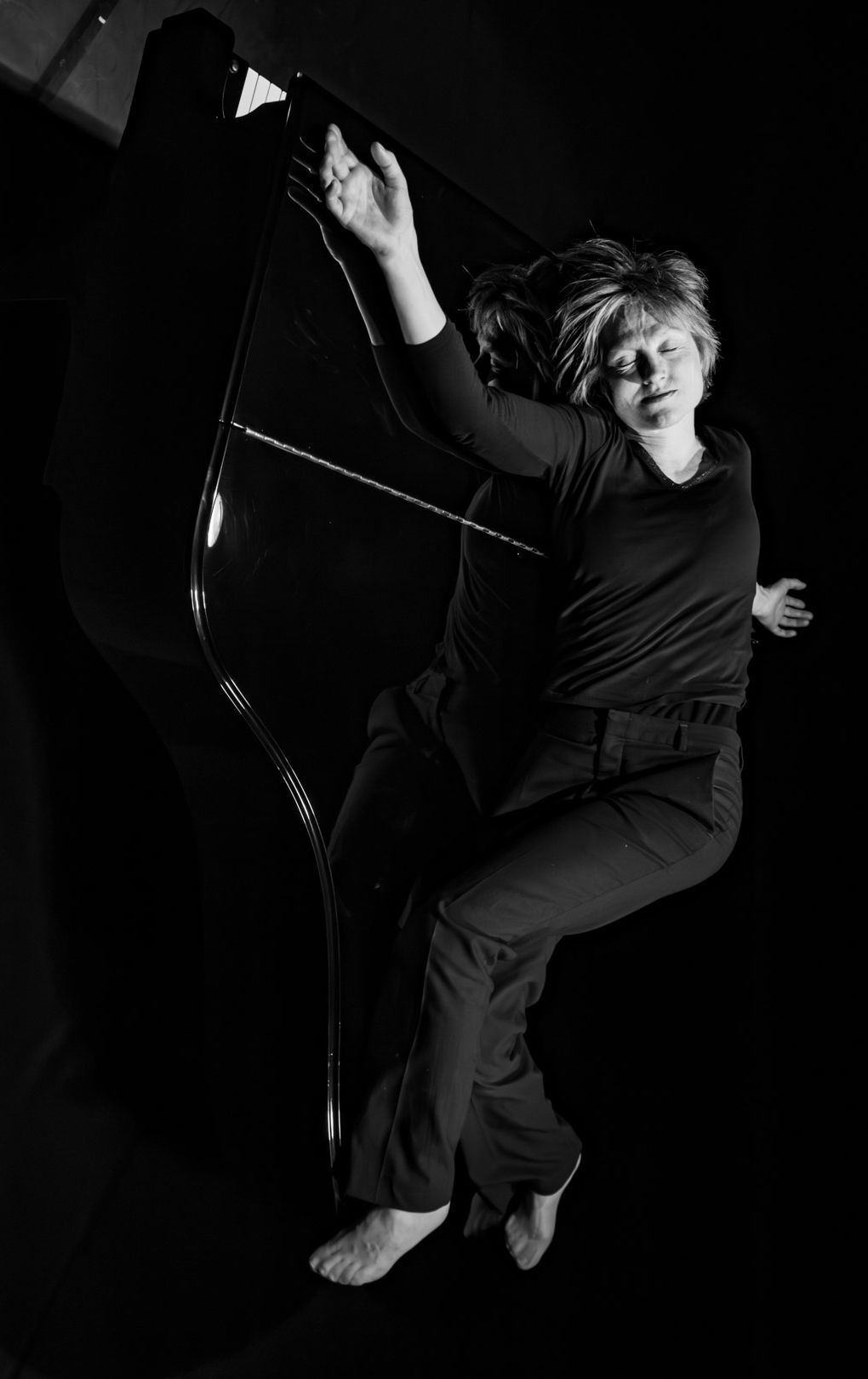FEMME EPLUCHEE08 20240413.jpg
