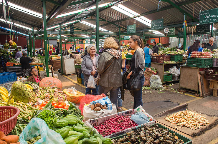 mercado campesino en la plaza de mercado del 20 de julio