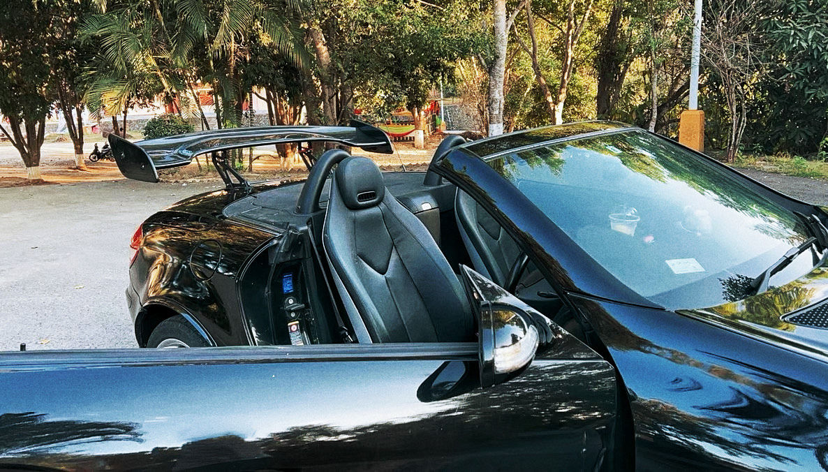 Universal Sporty Glossy Black Rear Wing Spoiler – On Mercedes-Benz SLK 350