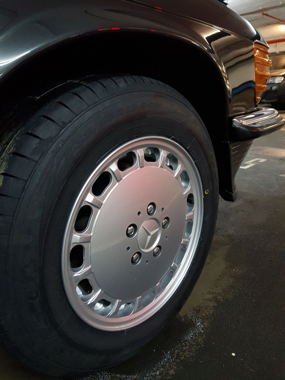 Thumbnail: ZR155 15'' Mercedes Benz classic OEM 86-89' rim set