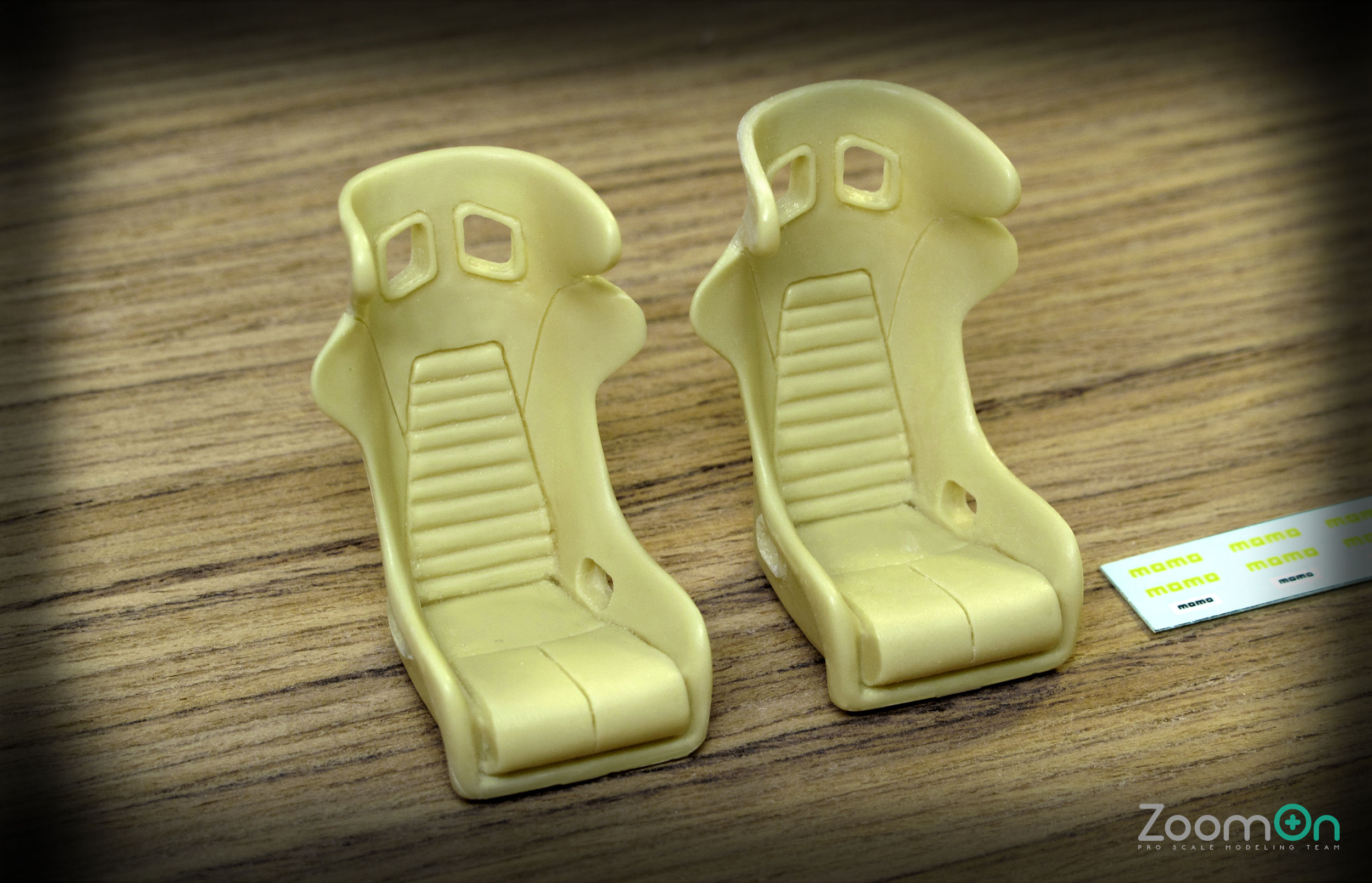 Z039 Momo Daytona racing seat