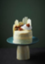 TORTA DE CHOCOLATE BLANCO CON RELLENO DE AREQUIPE