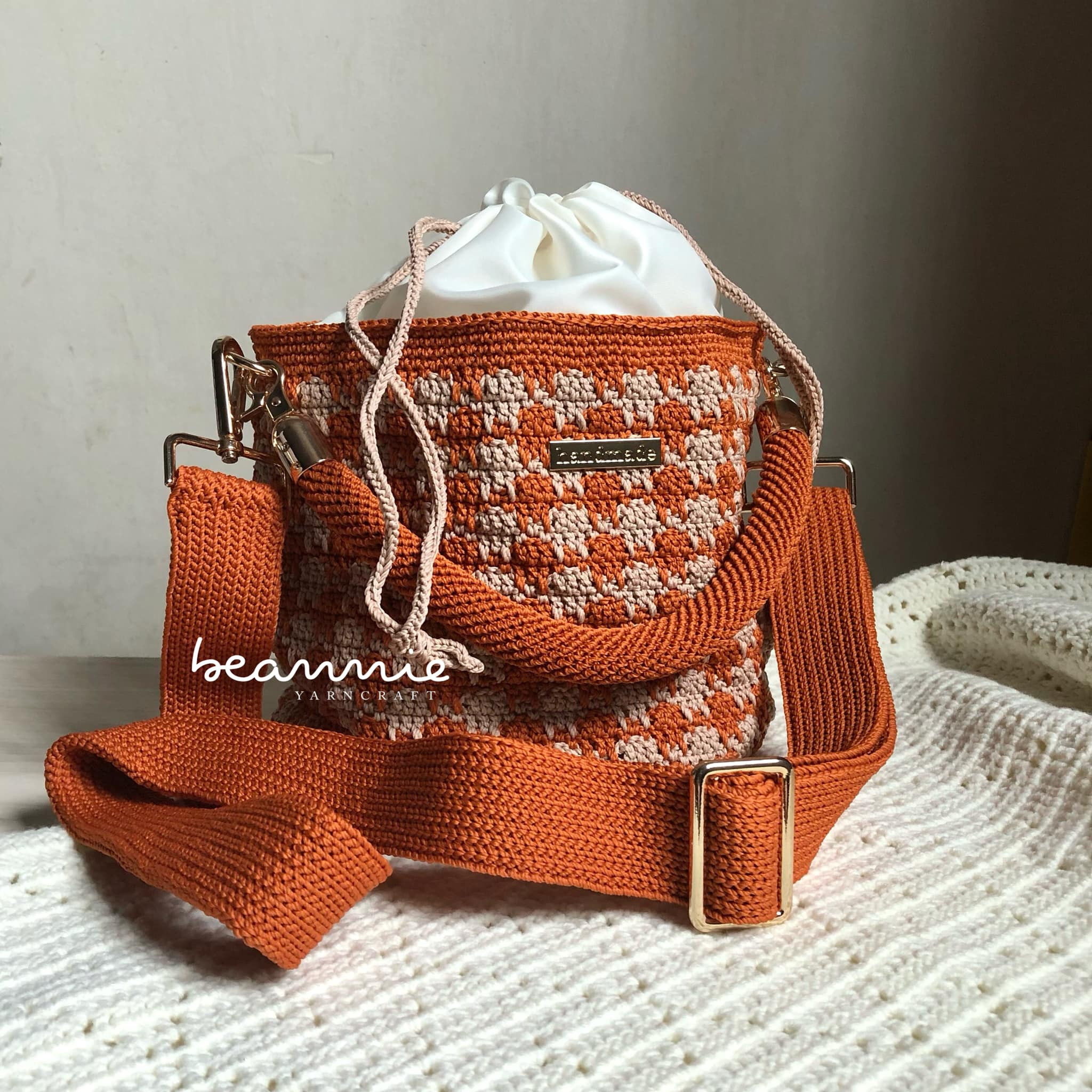 Houndstooth Bucket Bag