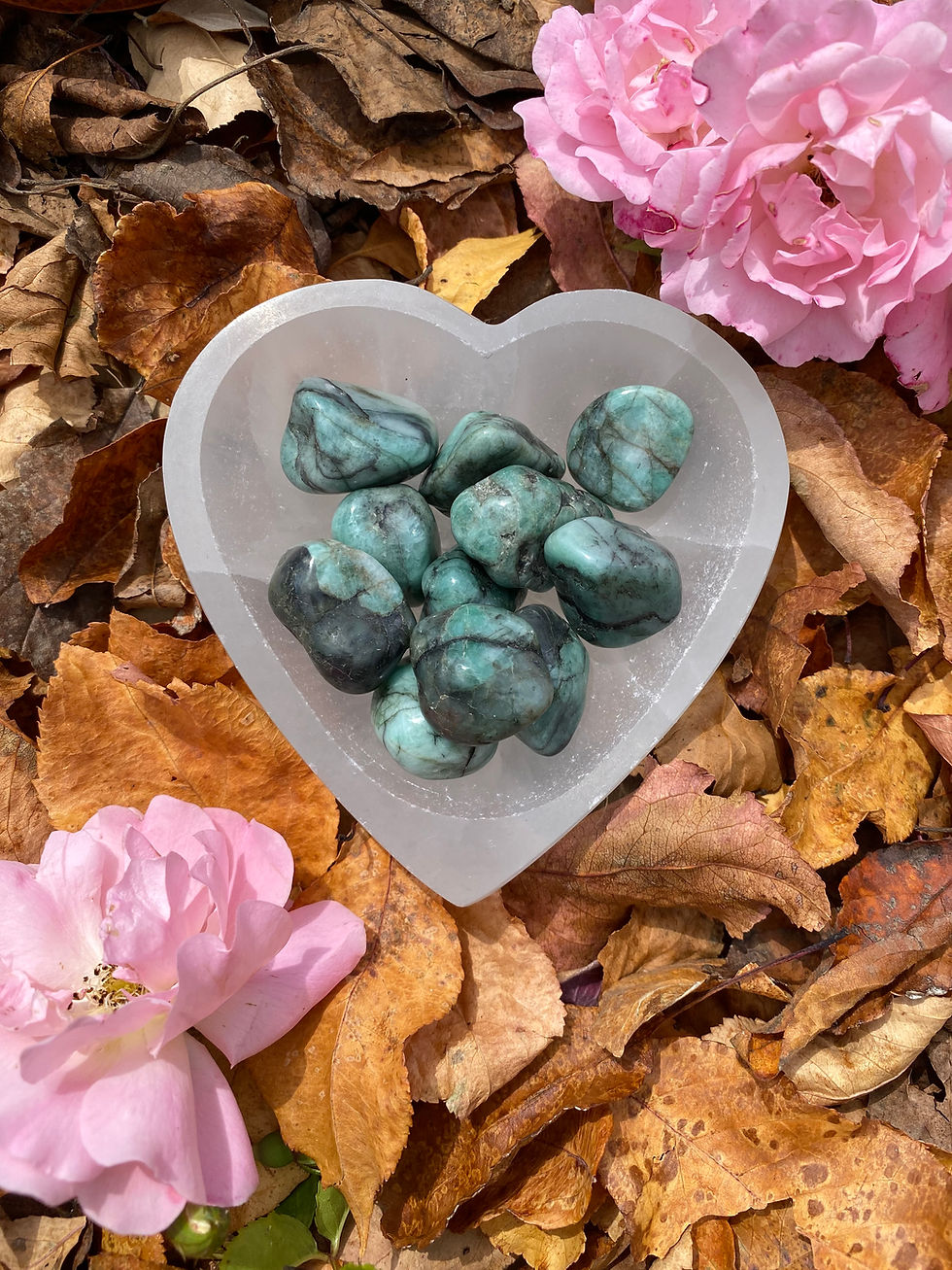 Thumbnail: Emerald Tumbled Stone - Medium