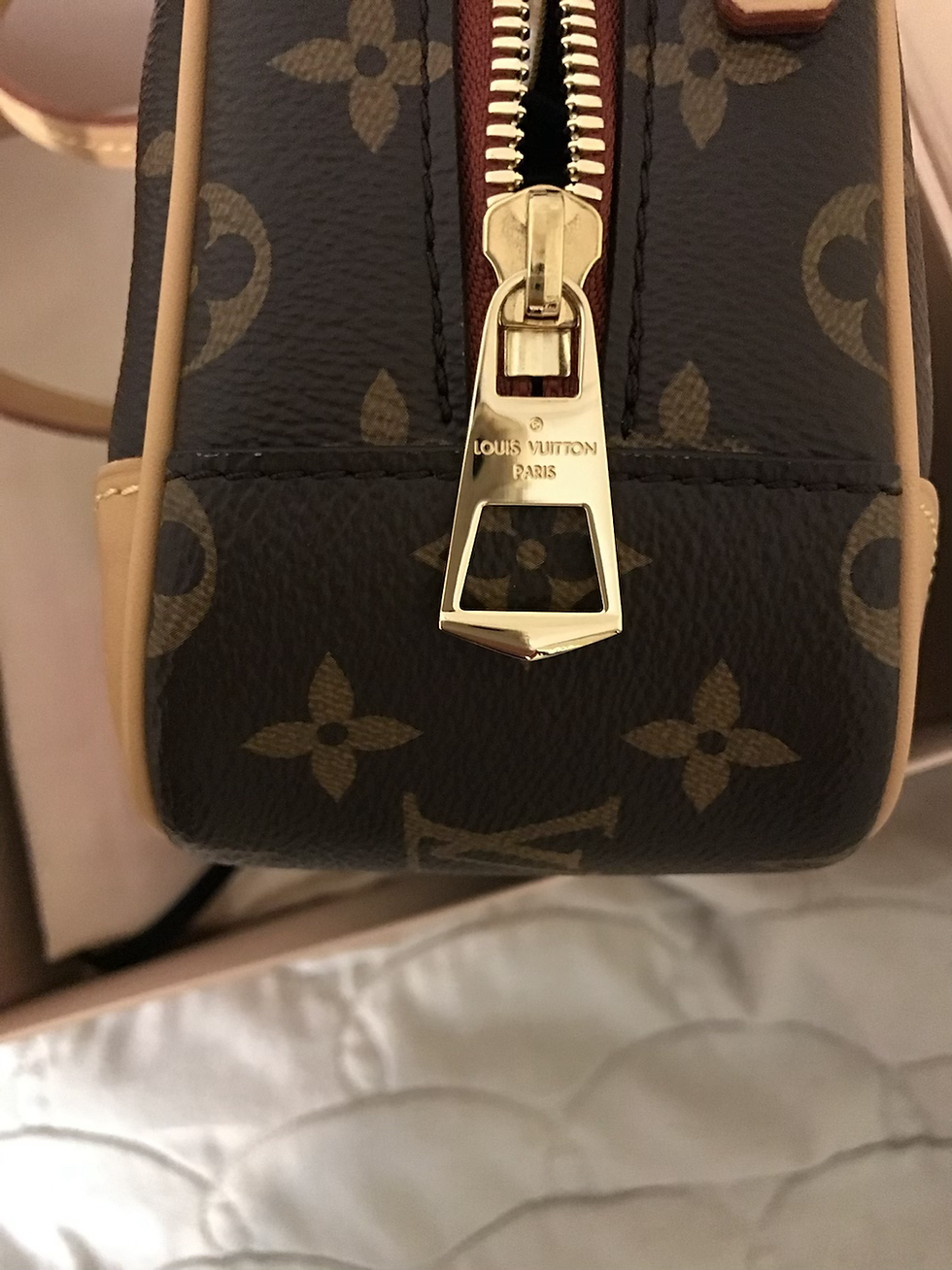 Thumbnail: Louis Vuitton Zipper Pull (Angular) Hardware Protector