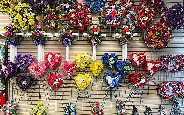 Cemetery Decorations | Oak Lawn | Fasel and Sons Garden Center