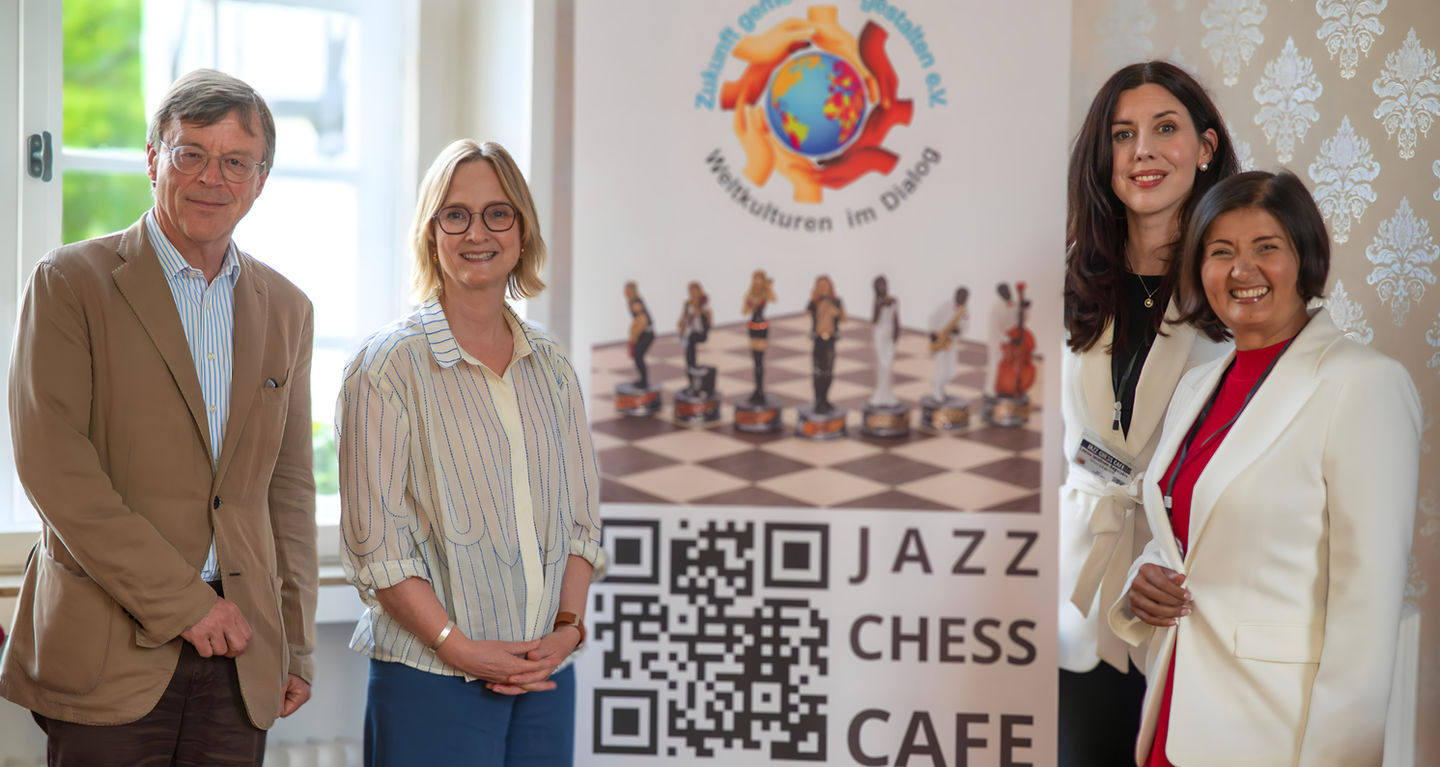 Prinzessin Maria und Prinz Stefan zur Lippe und Sparkasse Paderborn-Detmold-Höxter unterstützen das „Jazz-Chess Café“ und gestalten gemeinsam mit dem Verein „Zukunft Gemeinsam Gestalten e.V.“ die Zukunft der regionalen Kulturarbeit.