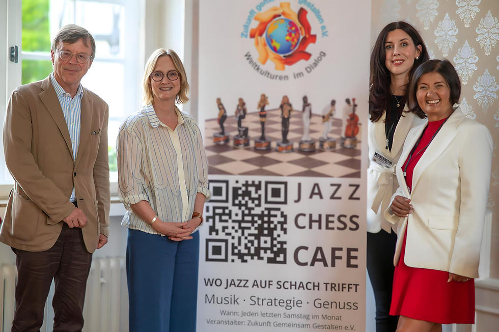 Königliches Matt und herrschaftlicher Tango: Prinzessin Maria und Prinz Stefan zur Lippe beim Jazz-Chess & Tango