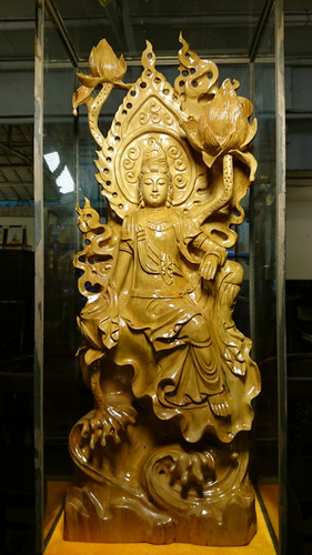 柏木精細彫刻高台自在観音菩薩 柏木精細彫刻高台自在観音菩薩