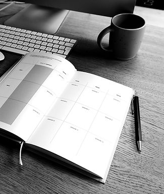 Virtual assistant managing admin, scheduling and organisation for small business