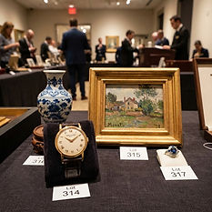 show a close up of auction items.jpg