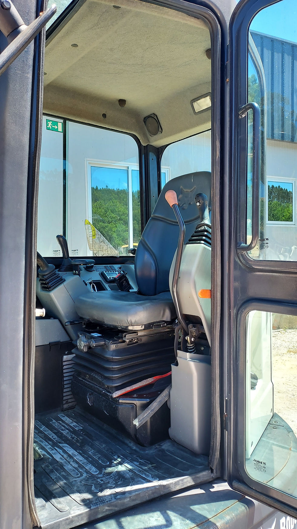 Miniatura: BOBCAT E26
