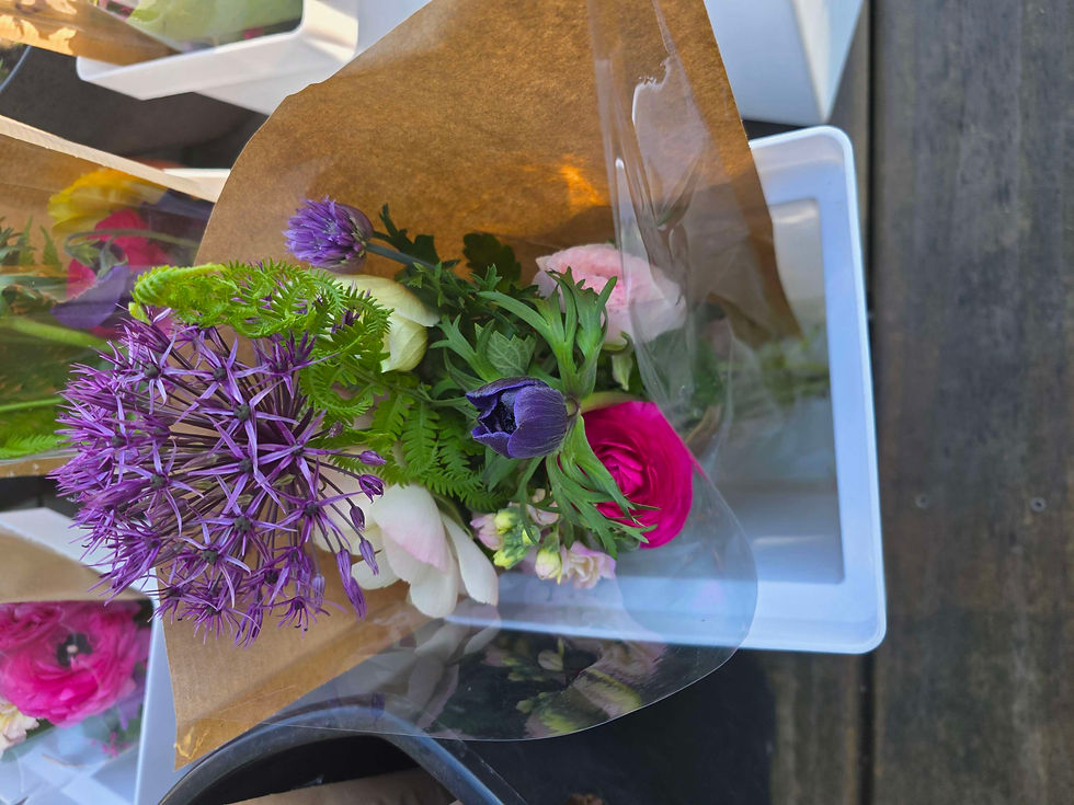 Thumbnail: 10 Stem Flower Bouquet